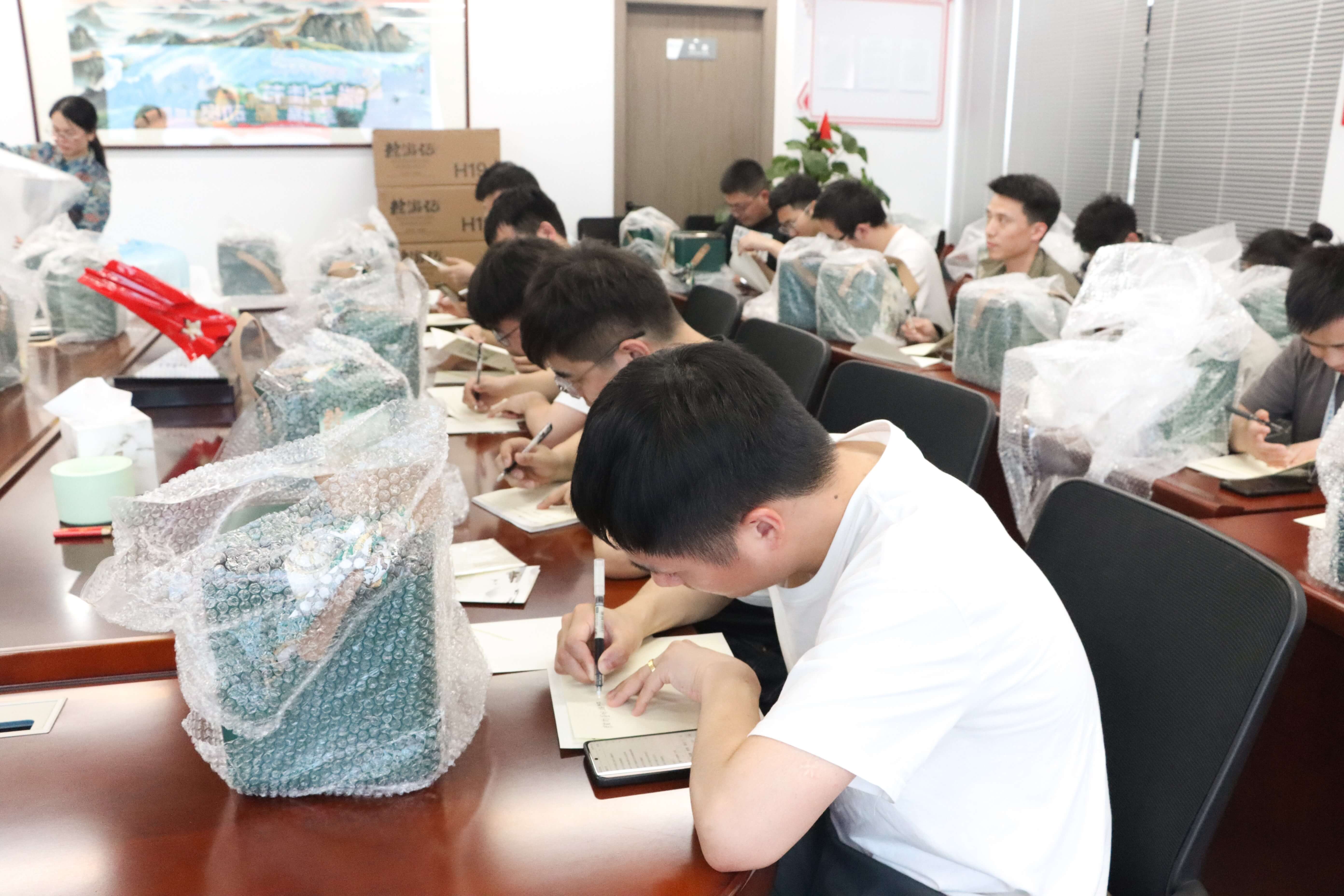 1686731624046038186.jpg 寫(xiě)賀卡.jpg